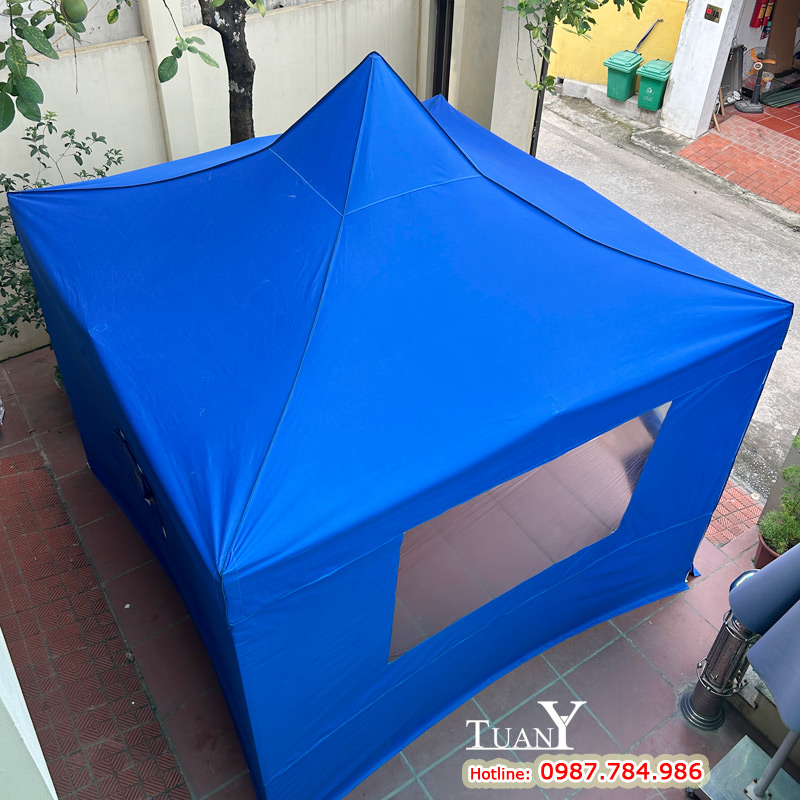 Nhà bạt quây kín 4 mặt nhìn từ phía chóp mái trên cao