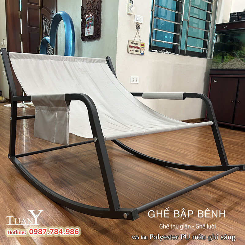 Ghế bập bênh lót màu ghi sáng chất liệu Polyester PU dai bền