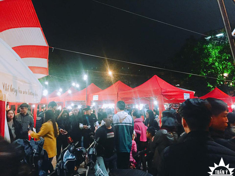 Gian hàng hội chợ đêm Jam Hà Tĩnh