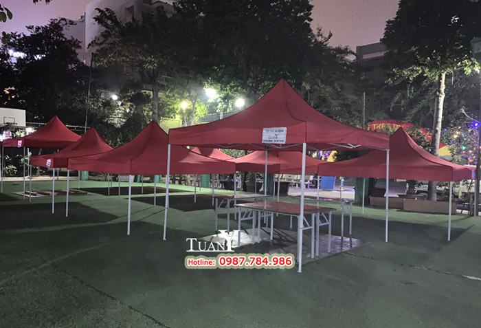 Nhà bạt di động 3mx3m - bạt mái màu đỏ đô trong khuôn viên trường học tại Hà Nội