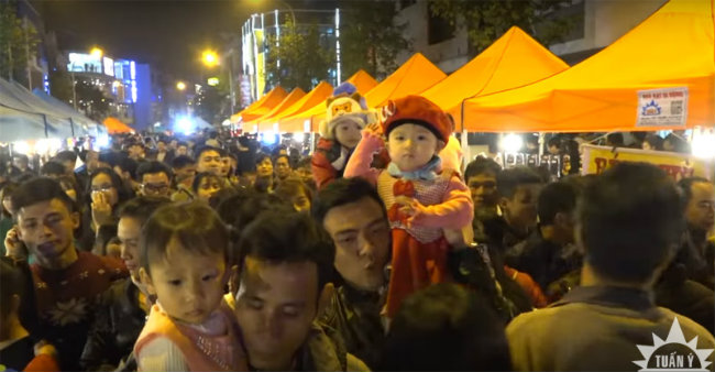 Chợ đêm Thái Bình thu hút hàng vạn lượt khách của tỉnh và các tỉnh lân cận đến vui chơi, mua sắm