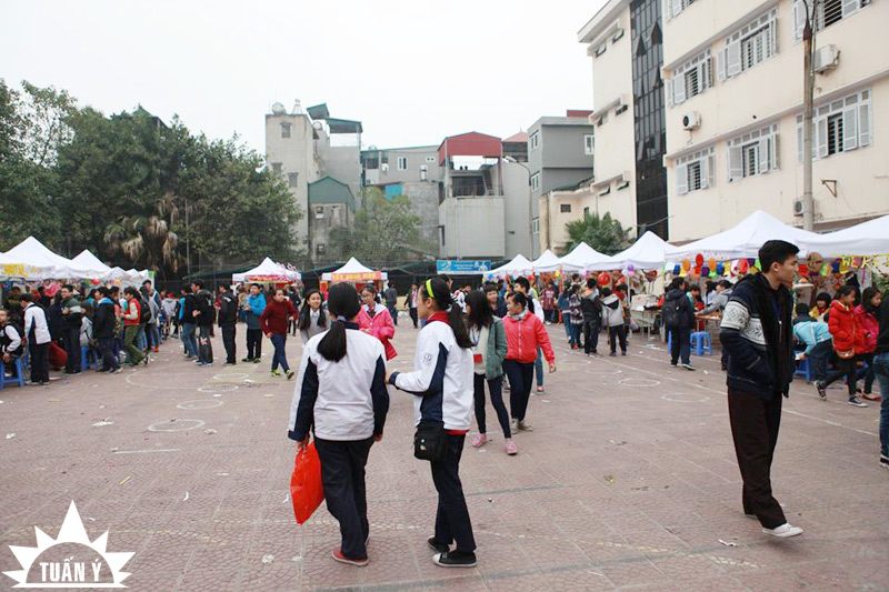  Nhà bạt 3mx3m - gian hàng Hội chợ Xuân độc đáo tại các trường THCS - Hà Nội