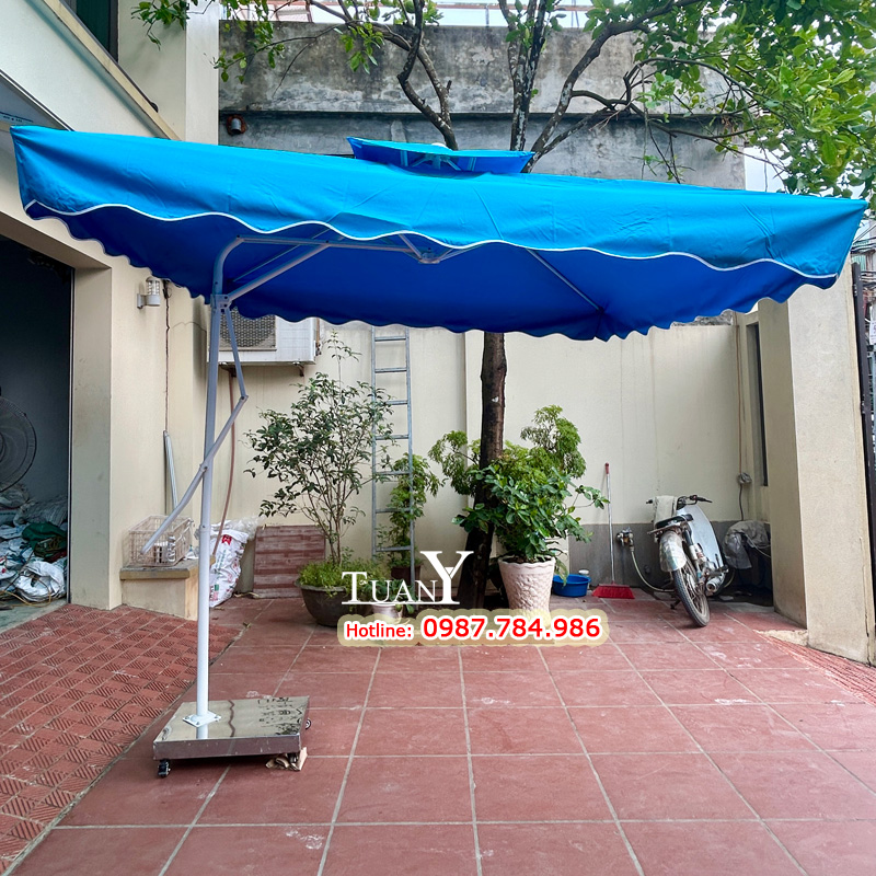 Ô lệch tâm vuông 2,5m mái màu xanh nước biển