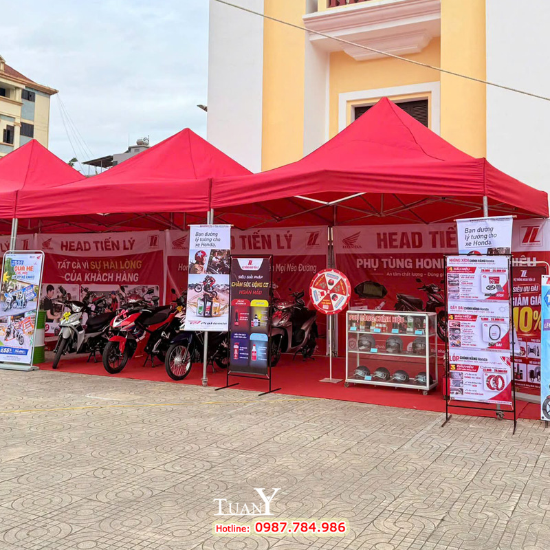 Khu vực giới thiệu phụ tùng xe và vòng quay may mắn